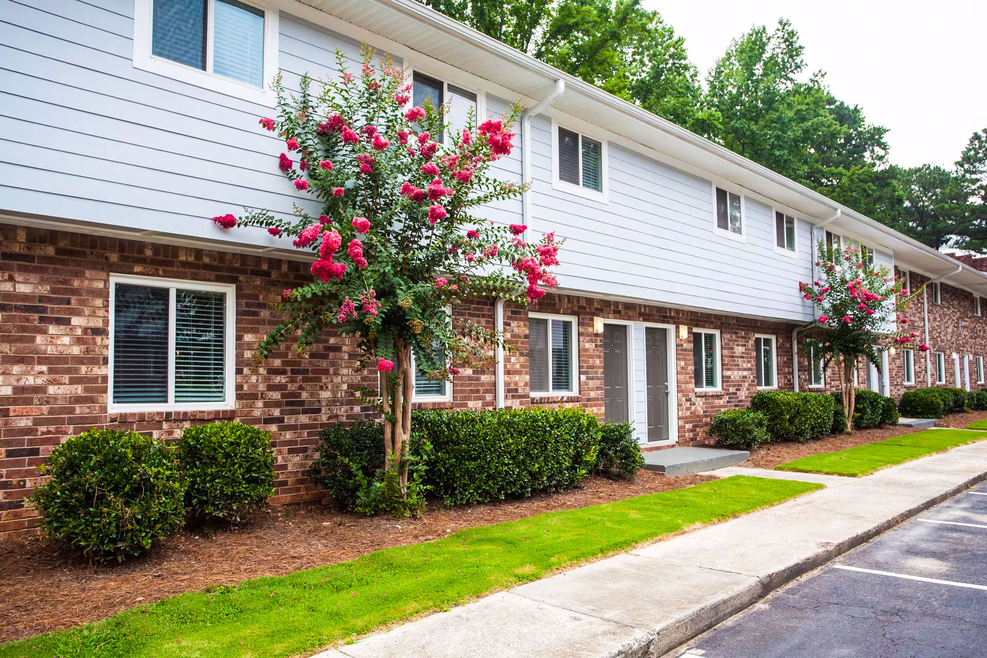 Brentwood Townhomes exterior view main building-atlanta-ga-building